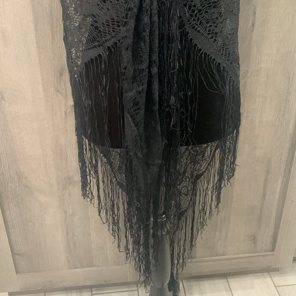 Black Crocheted Shawl Or Beach Wrap Cover up With Fringe Women's One Size - Picture 7 of 9
